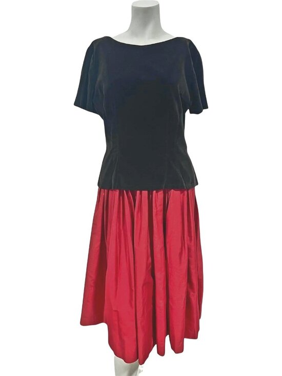 Terri's Originals Dresses & Skirts - 50s Skirt Set Lava Red Black Velvet Fit and Flare Size 6 Small